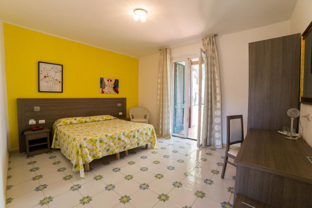Hotel Capo Sud Lacona Exterior photo